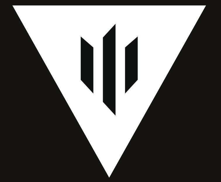 Логотип КАРА у вигляді тризуба в білому трикутнику на чорному тлі